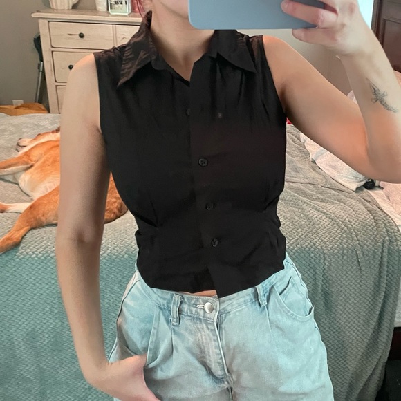 NWT Fashion Nova Back Short Sleeve Button down Top - Picture 3 of 10